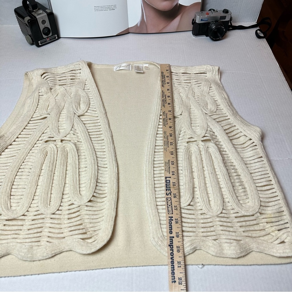 Apart Sweater Vest - Picture 5 of 8